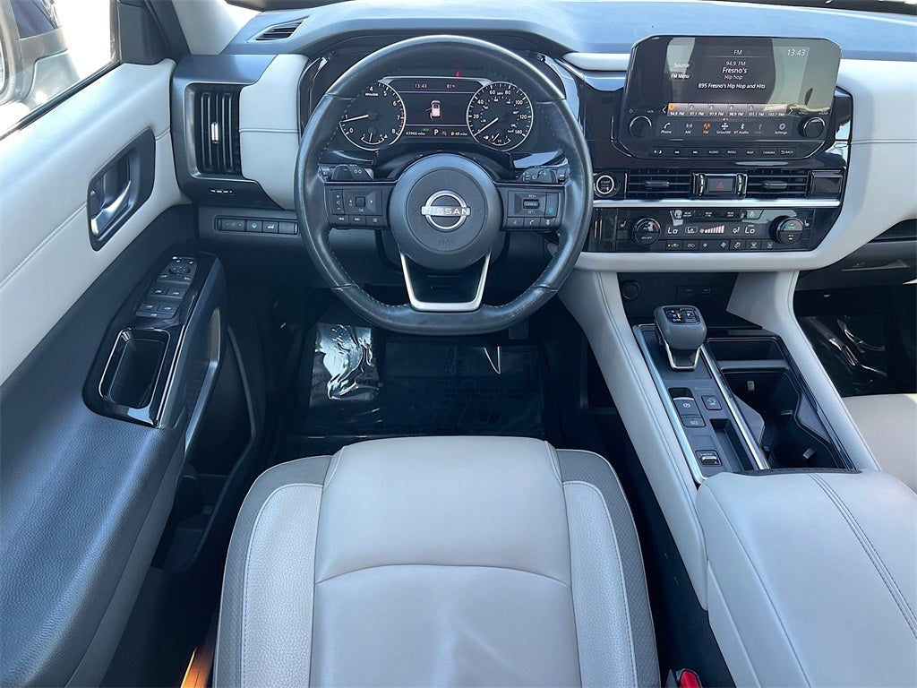 2022 Nissan Pathfinder SL