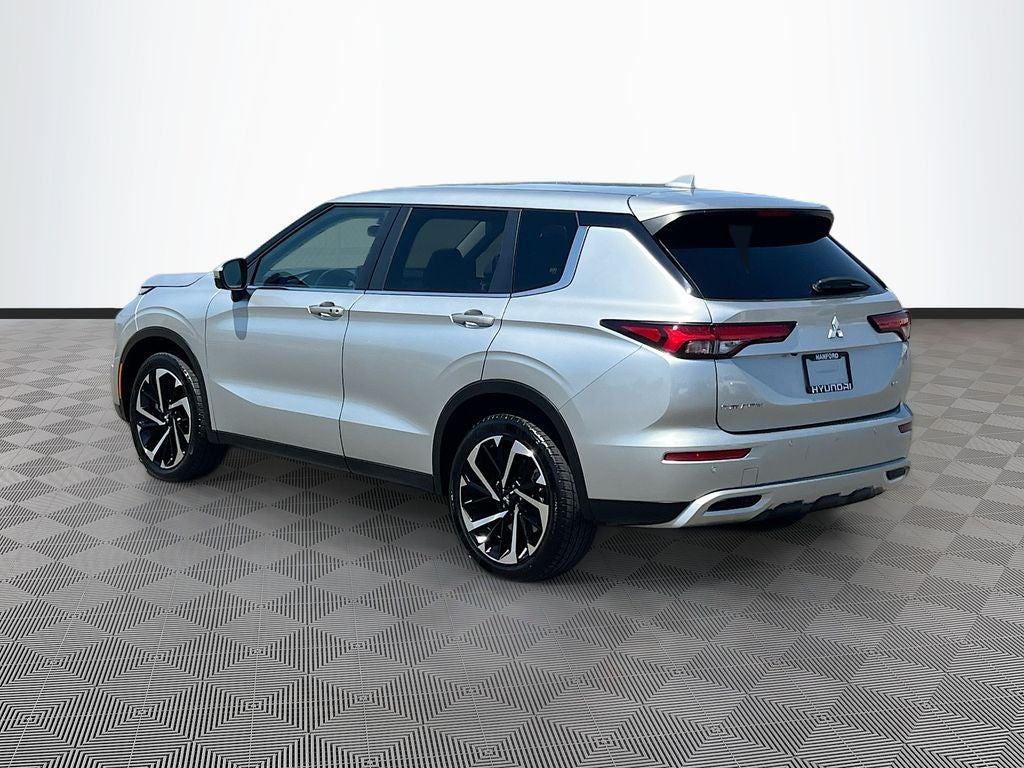 2024 Mitsubishi Outlander SE