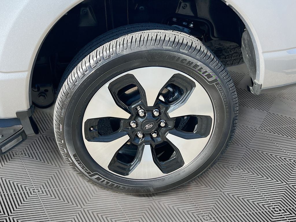 2023 Ford F-150 Lightning Platinum