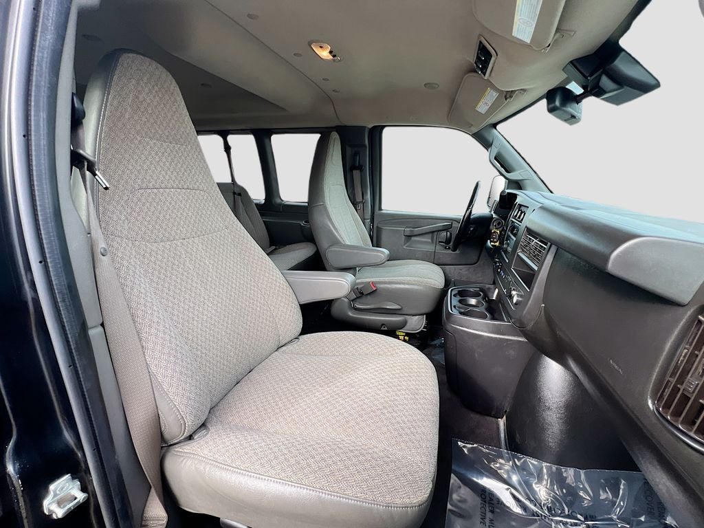 2022 GMC Savana 3500 LT