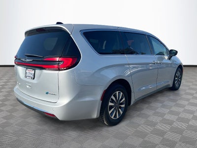 2024 Chrysler Pacifica Hybrid Select
