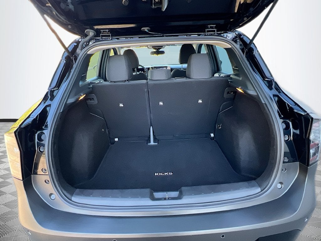 2025 Nissan Kicks S