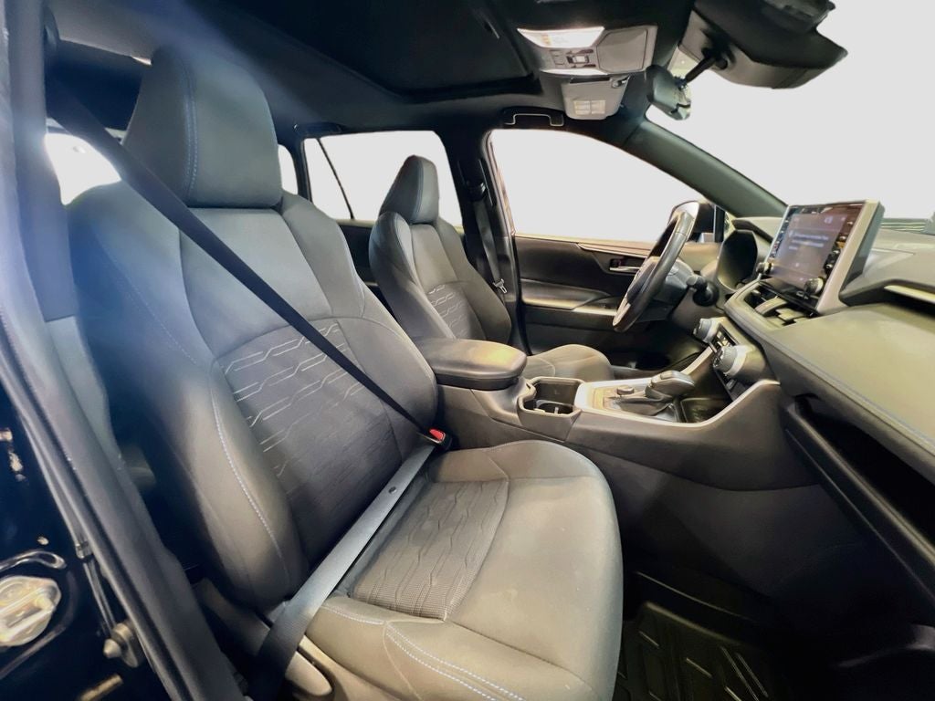2022 Toyota RAV4 Hybrid SE