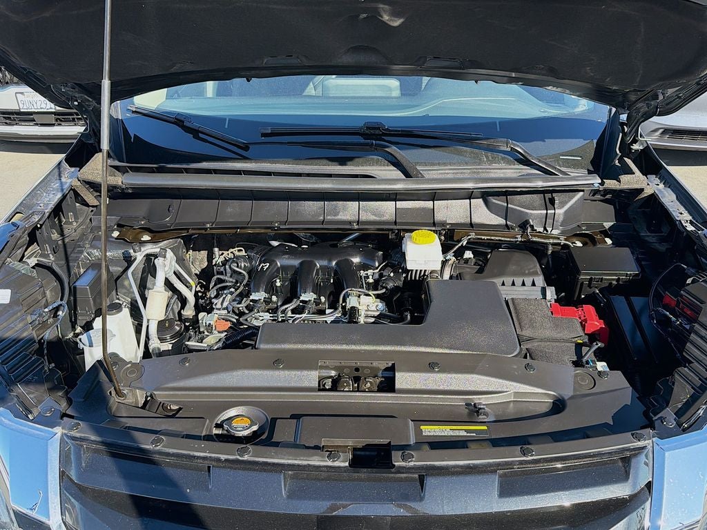 2025 Nissan Pathfinder SV