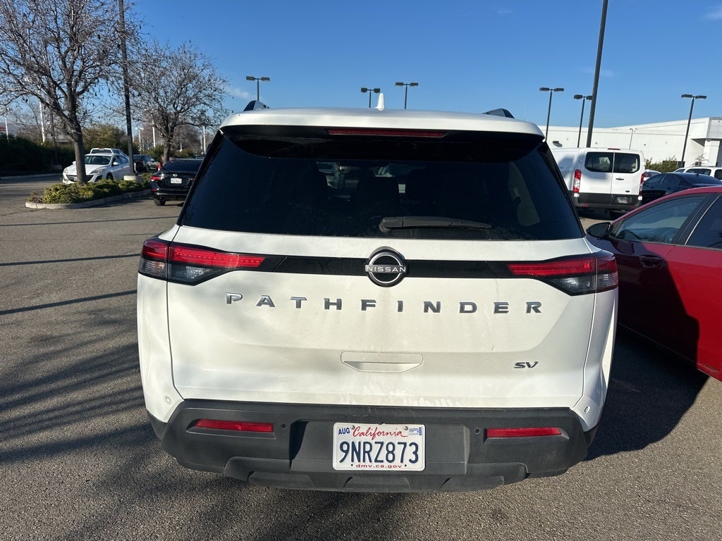 2024 Nissan Pathfinder SV