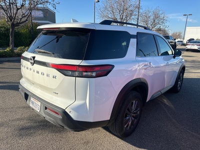 2024 Nissan Pathfinder SV
