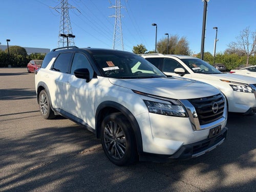 2024 Nissan Pathfinder SL