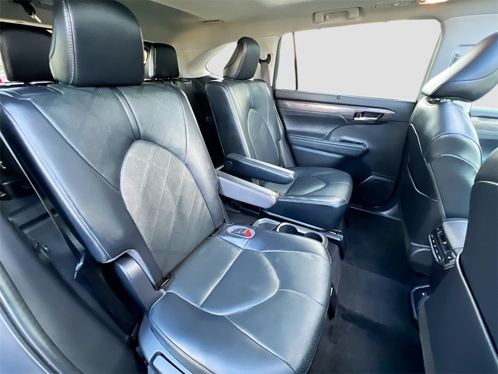 2023 Toyota Highlander Platinum