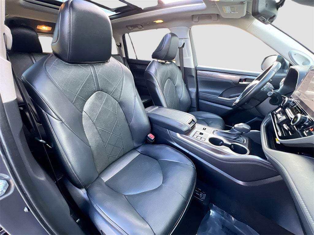 2023 Toyota Highlander Platinum