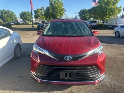 2023 Toyota Sienna XLE 7 Passenger