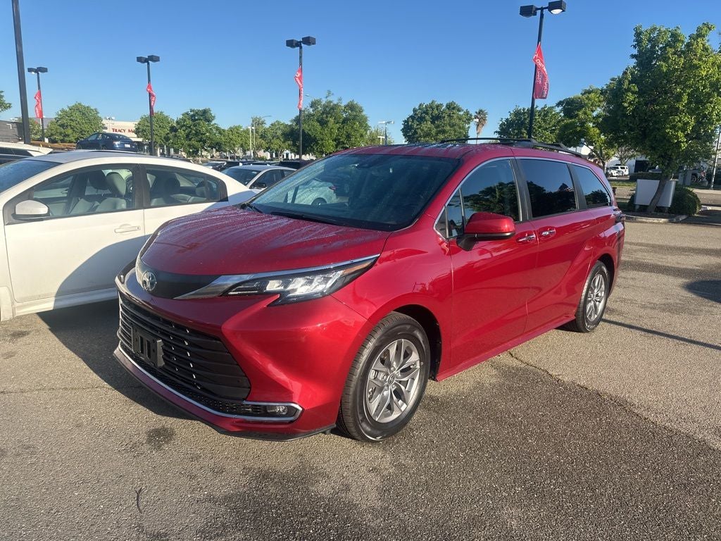 2023 Toyota Sienna XLE 7 Passenger