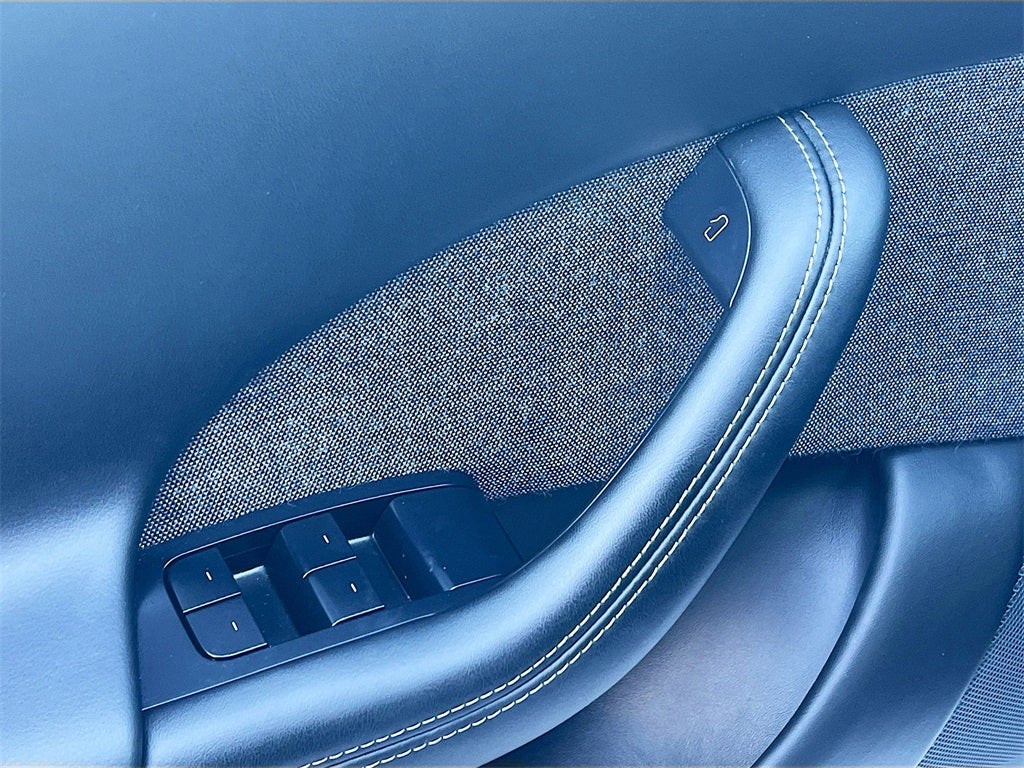 2022 Tesla Model S Base