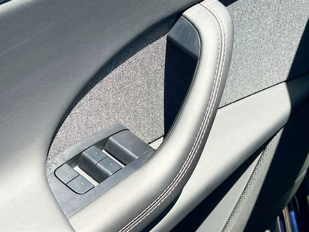2022 Tesla Model X Base