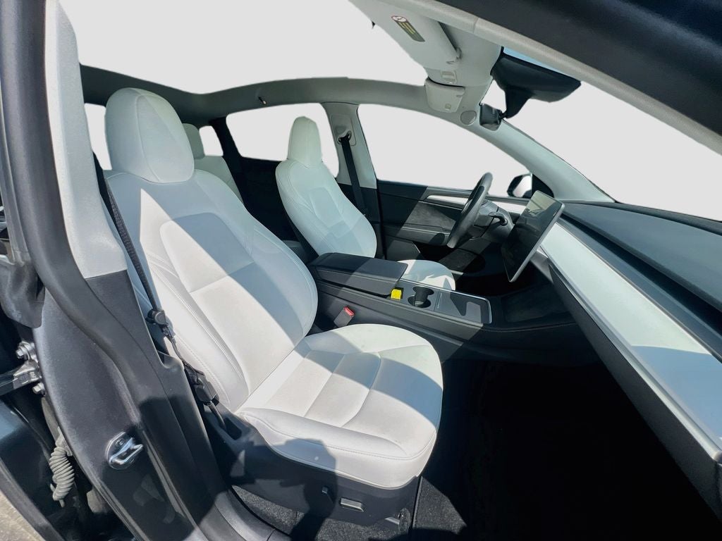 2025 Tesla Model Y Long Range