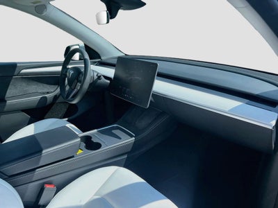 2025 Tesla Model Y Long Range