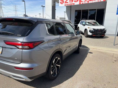 2024 Mitsubishi Outlander SE