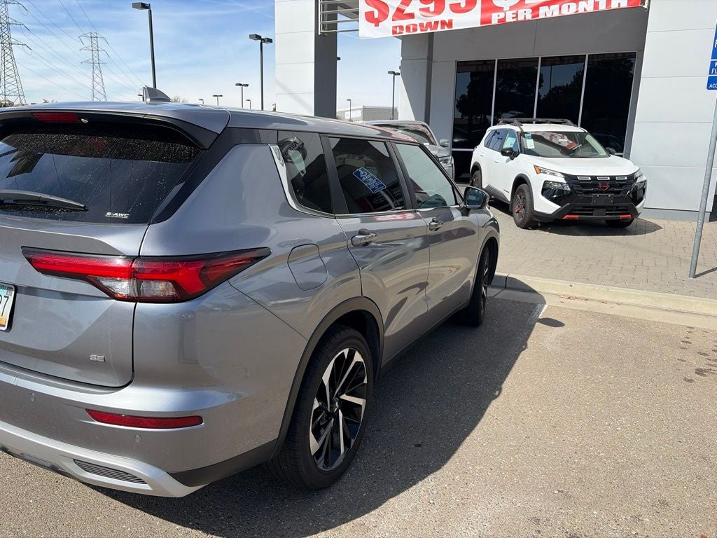 2024 Mitsubishi Outlander SE