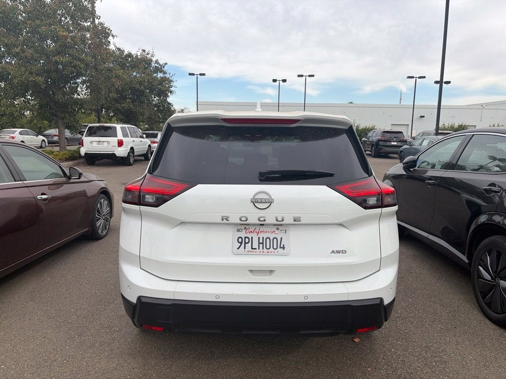 2025 Nissan Rogue SV