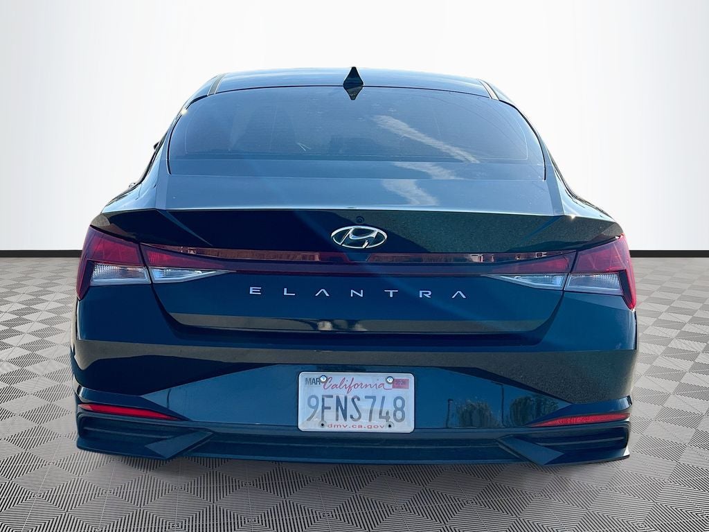 2023 Hyundai Elantra SE