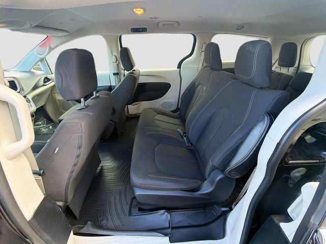2020 Chrysler Voyager L