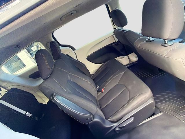 2020 Chrysler Voyager L