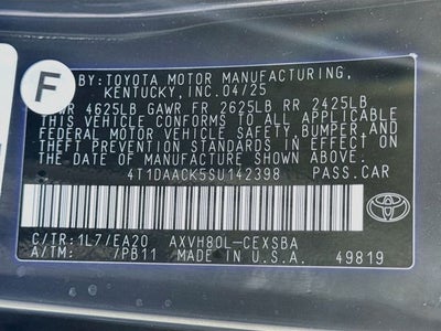 2025 Toyota Camry SE