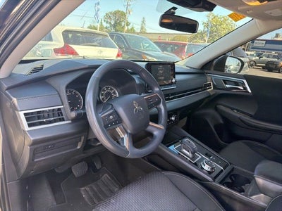 2022 Mitsubishi Outlander ES
