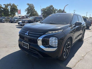 2022 Mitsubishi Outlander ES