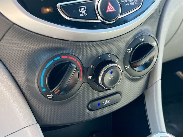 2012 Hyundai Accent GLS